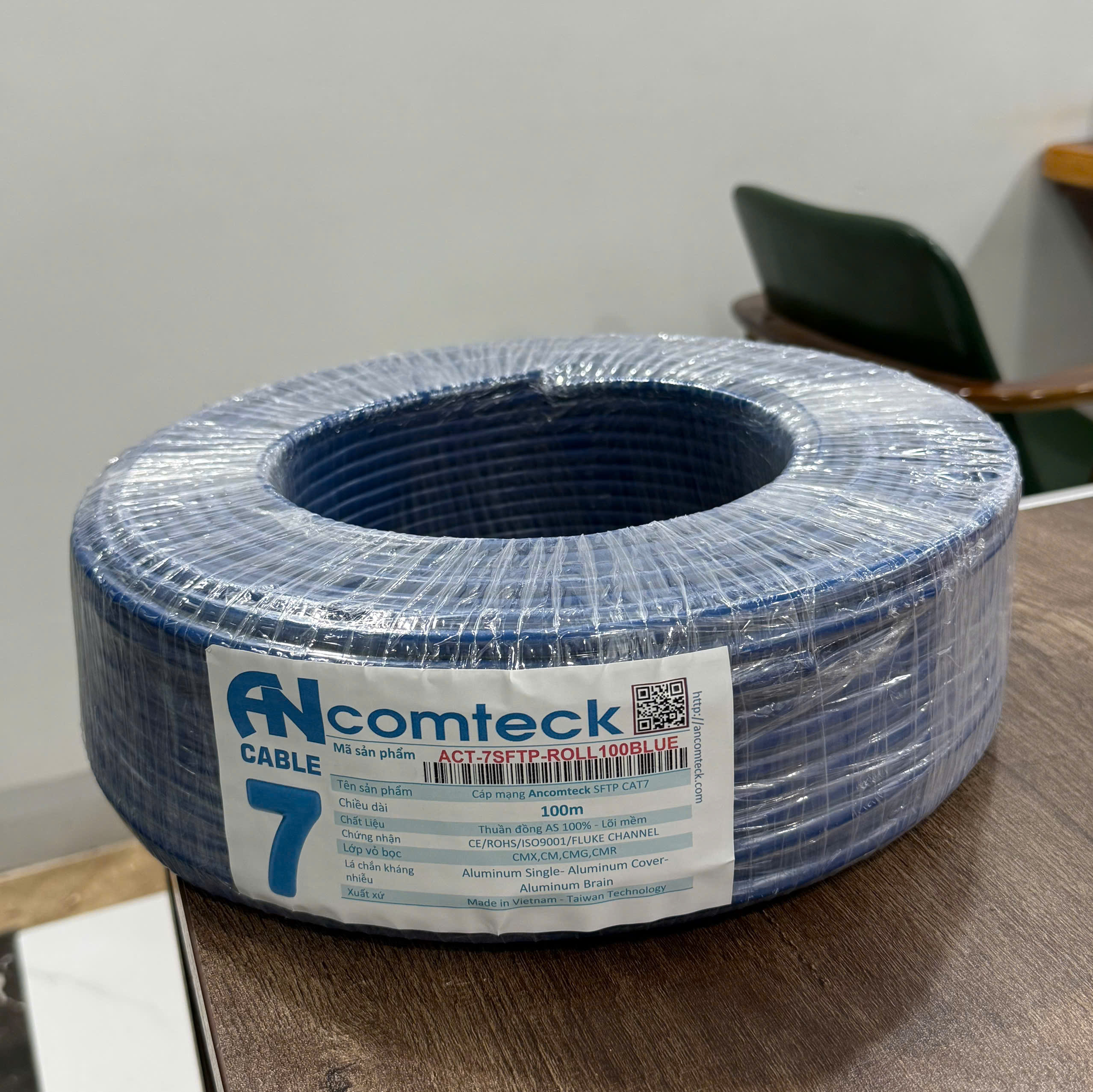 Cuộn cáp 100M CAT7 S/FTP ANCOMTECK mã  ACT-7SFTP-ROLL100BLUE